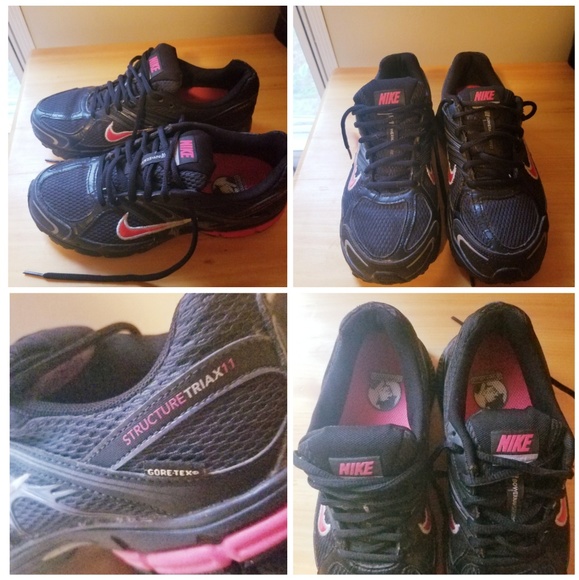 Nike Shoes - Nike Structure Triaxx 11 shoes